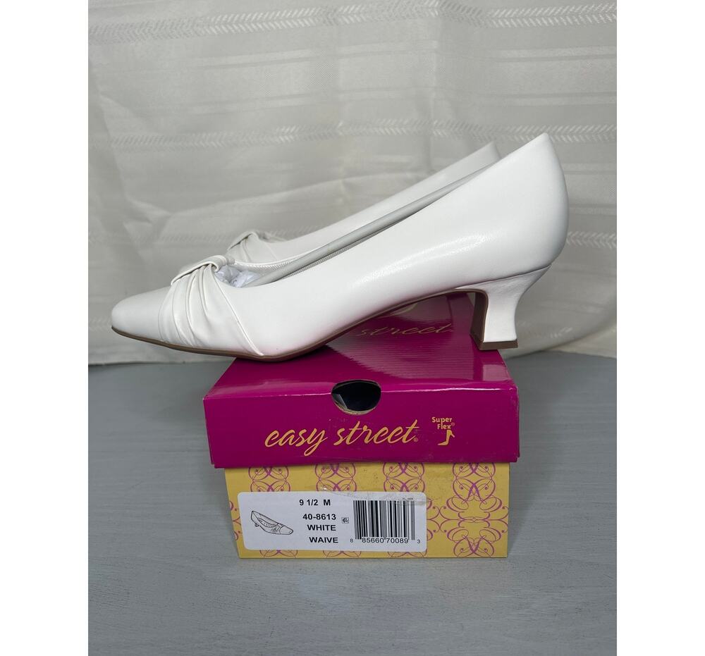 Easy Street Waive Pumps White Womens Size 9.5M Squared Toe Bow Detail